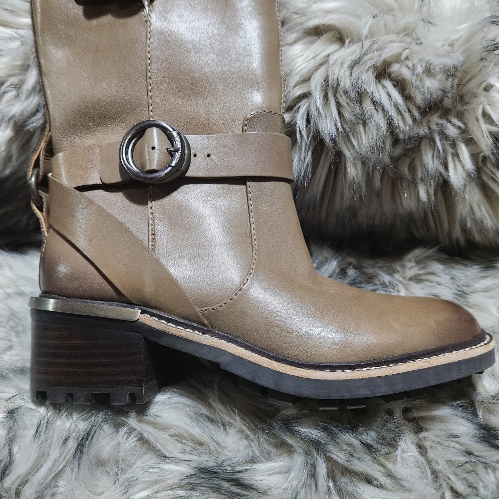 Vince Camuto New Taupe mild distressed Leather silver Accent Zip Boot Women 5.5